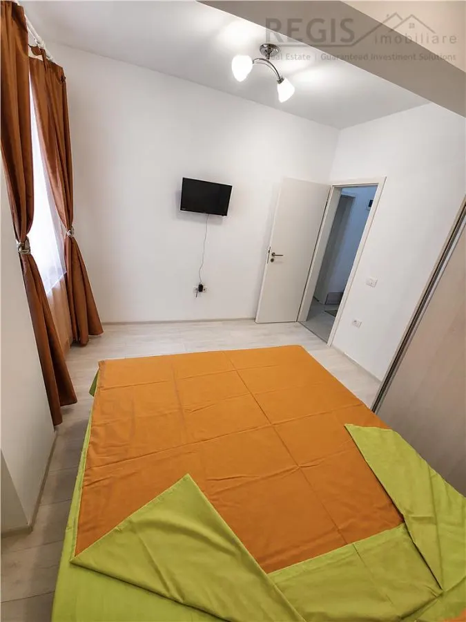 Apartament tip studio cu parcare zona mall Coresi - foto 5