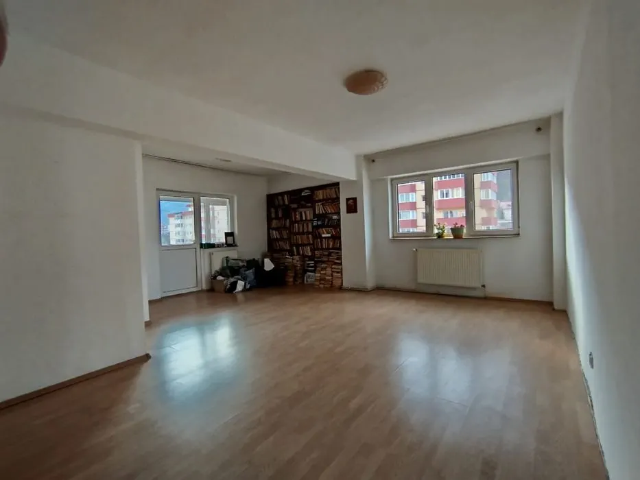 Apartament 4 camere etaj intermediar Racadau - foto 1