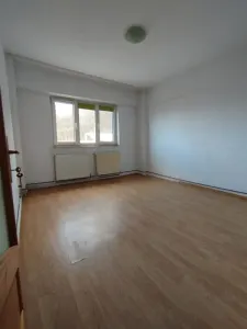 Apartament 4 camere etaj intermediar Racadau - foto 3