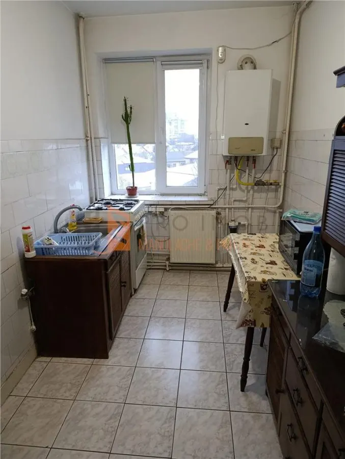 Apartament 3 camere cf 1 decomandat zona Crang - foto 5