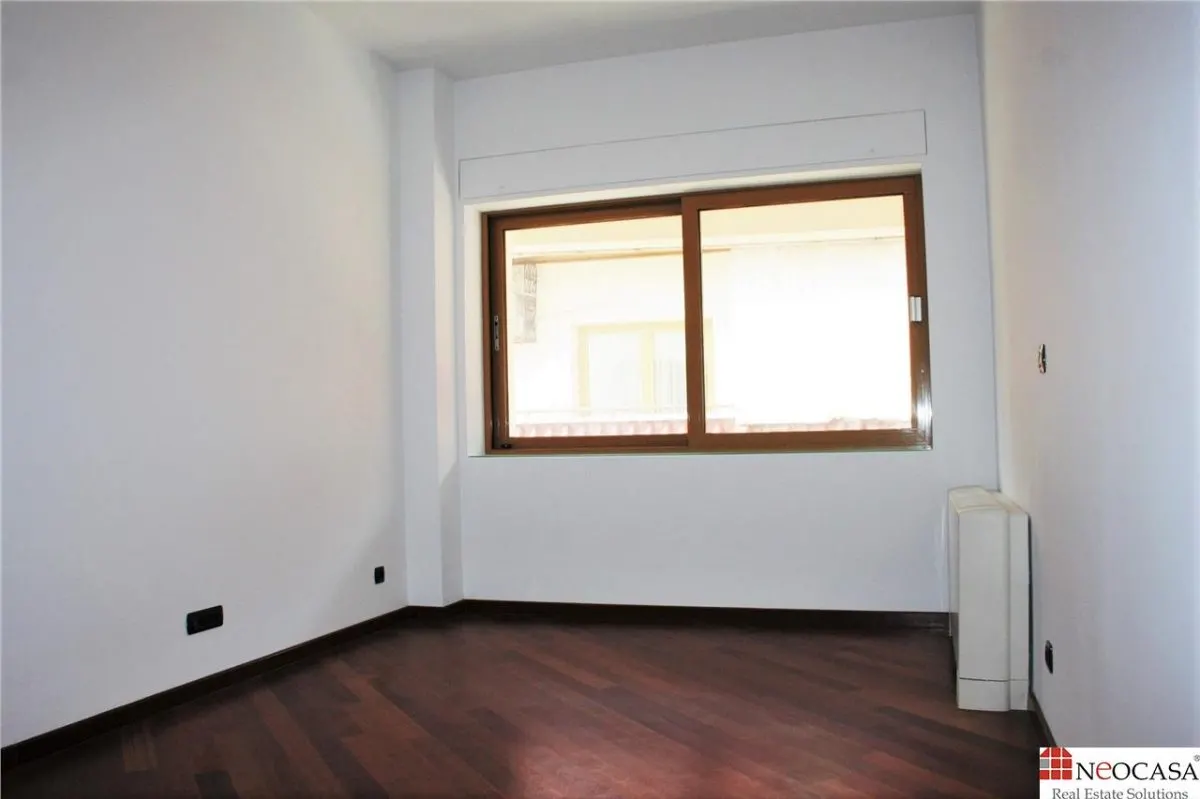 UN APARTAMENT UNIC! - foto 9