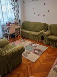 Apartament 3 camere cf 1 semidecomandat in zona Crang - foto 2