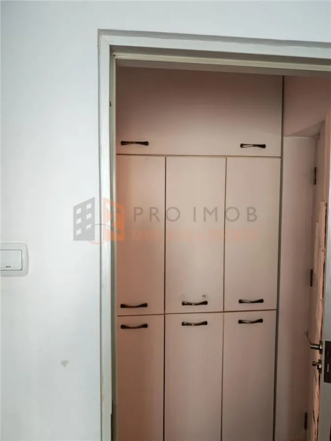 Apartament 3 camere cf 1 semidecomandat in zona Crang - foto 13