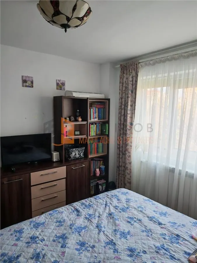 Apartament 3 camere cf 1 semidecomandat in zona Crang - foto 5