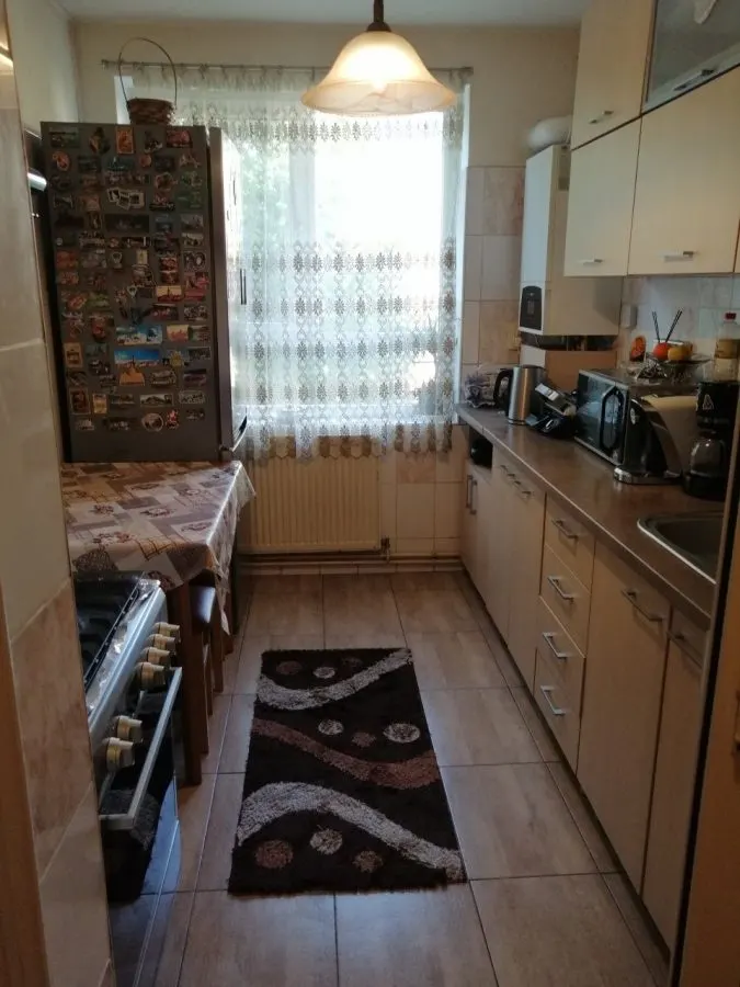 Apartament 3 camere decomandat etaj intermediar Tractorul - foto 5