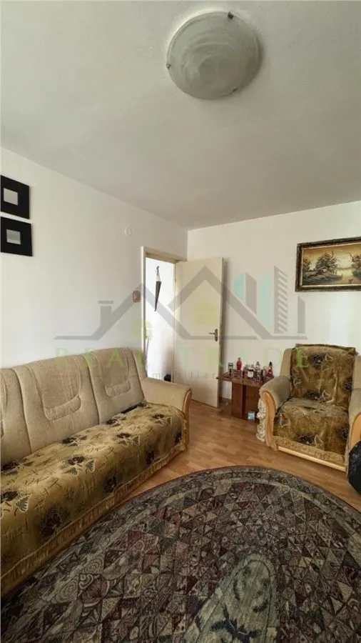 Apartament 3 camere decomandat etajul 1 Astra - foto 1