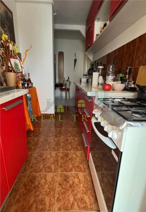 Apartament 3 camere decomandat etajul 1 Astra - foto 8