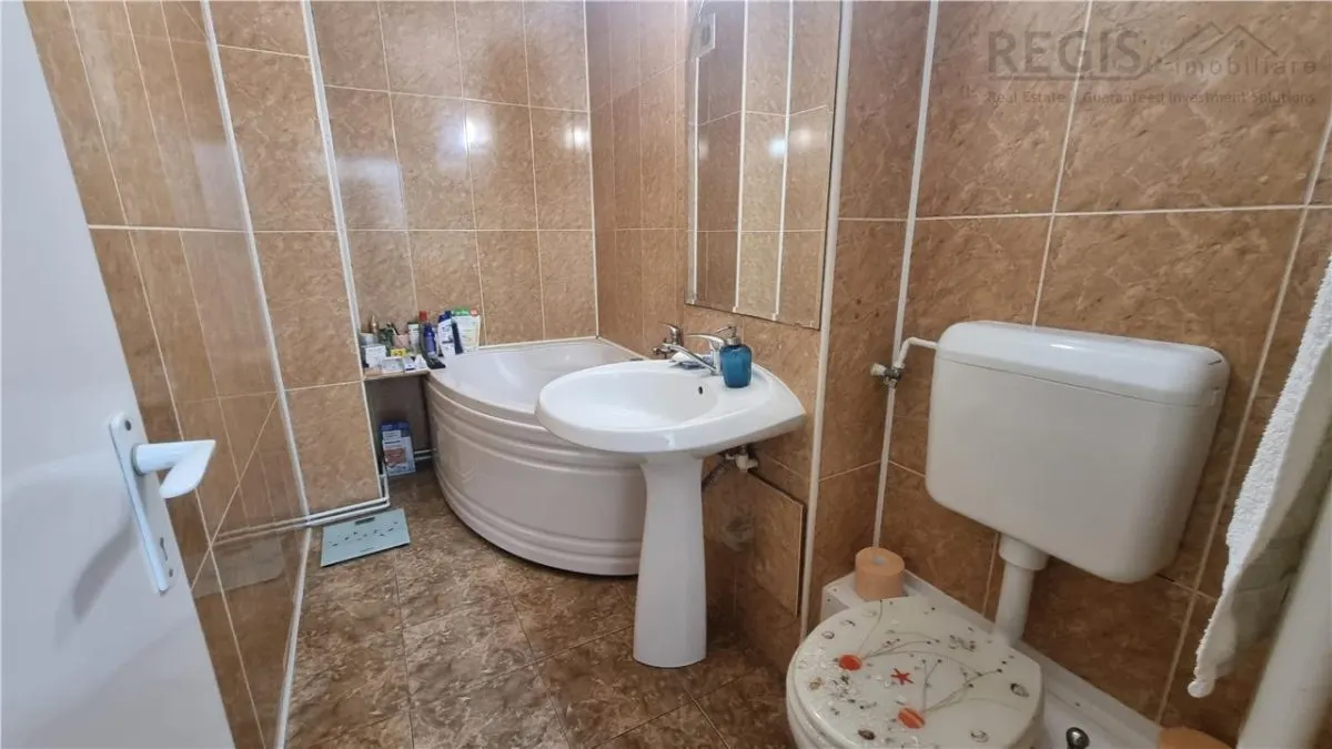 Apartament de 3 camere zona Carpatilor - foto 11