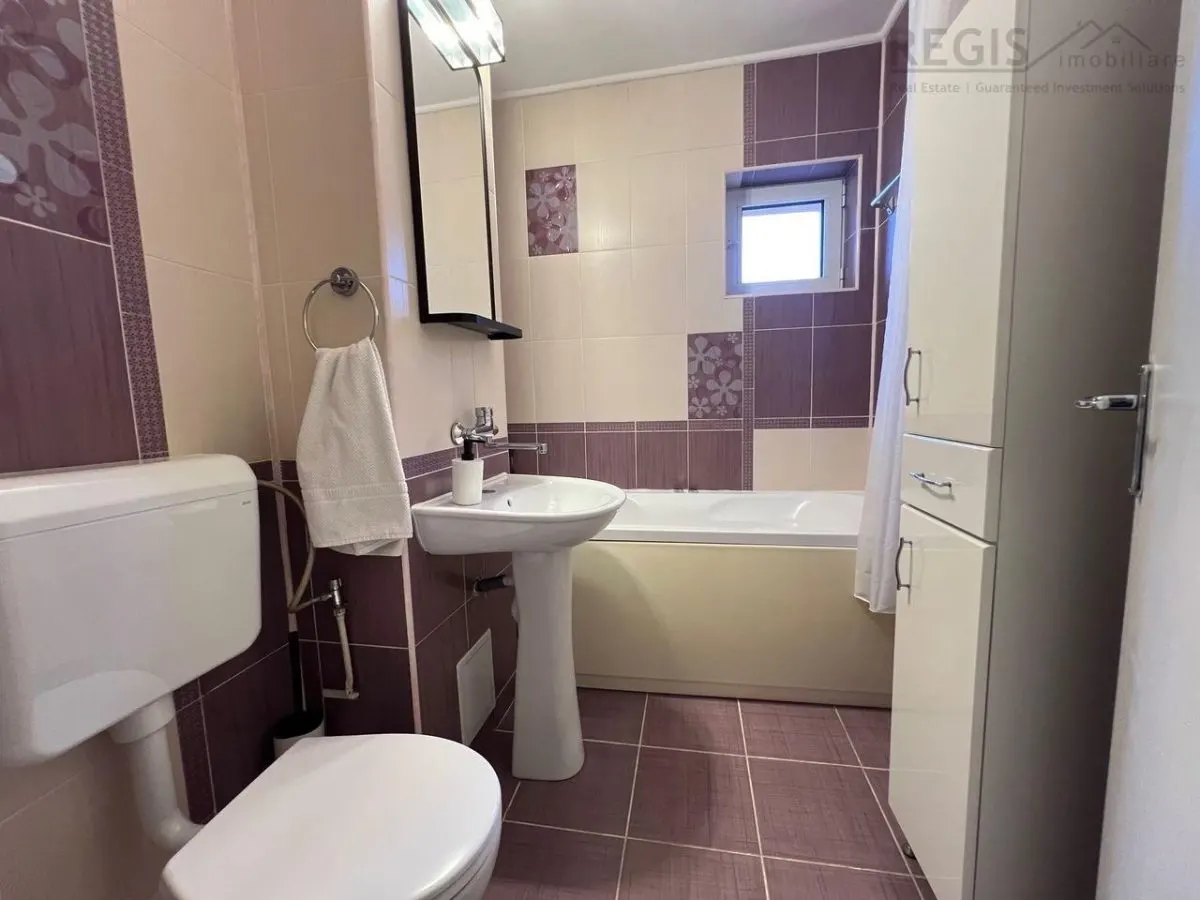 Bloc Vila Central | 3 camere la etaj intermediar cu 2 parcari - foto 12