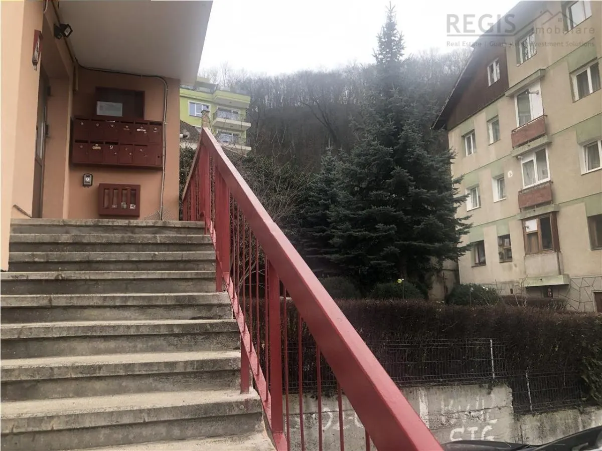 Bloc Vila Central | 3 camere la etaj intermediar cu 2 parcari - foto 18
