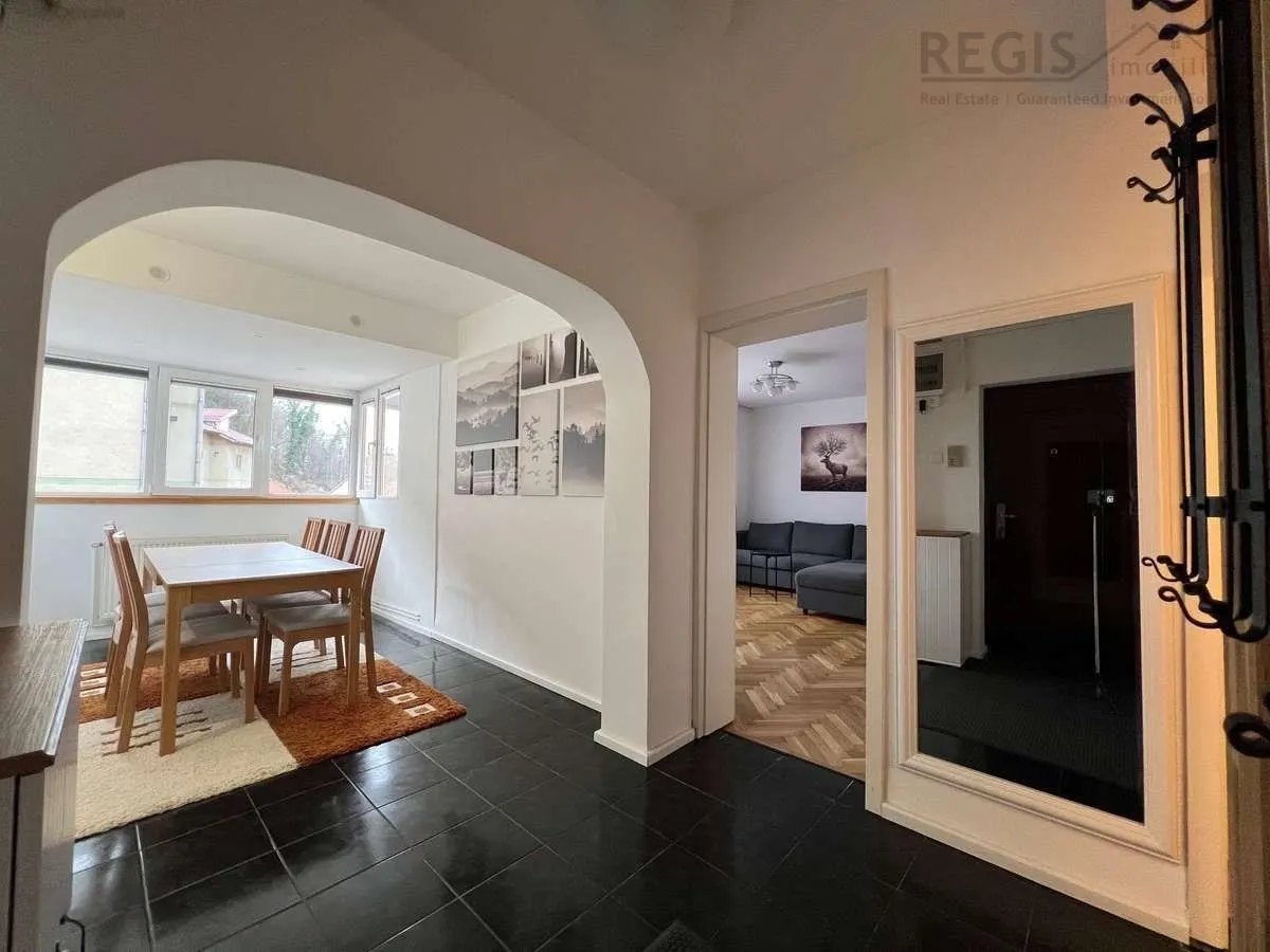 Bloc Vila Central | 3 camere la etaj intermediar cu 2 parcari - foto 3