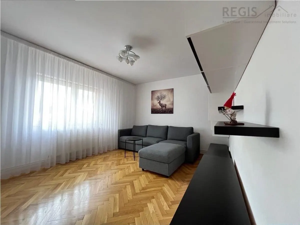 Bloc Vila Central | 3 camere la etaj intermediar cu 2 parcari - foto 4