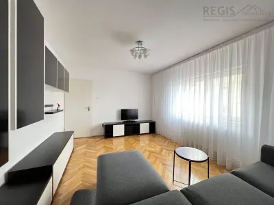 Bloc Vila Central | 3 camere la etaj intermediar cu 2 parcari - foto 5
