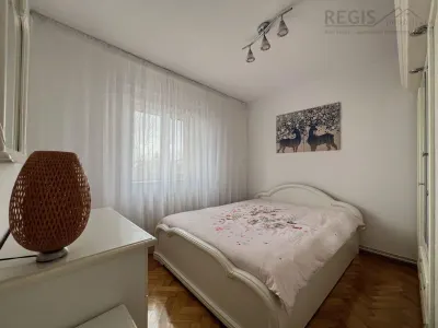 Bloc Vila Central | 3 camere la etaj intermediar cu 2 parcari - foto 6