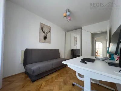 Bloc Vila Central | 3 camere la etaj intermediar cu 2 parcari - foto 9