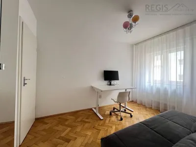Bloc Vila Central | 3 camere la etaj intermediar cu 2 parcari - foto 10