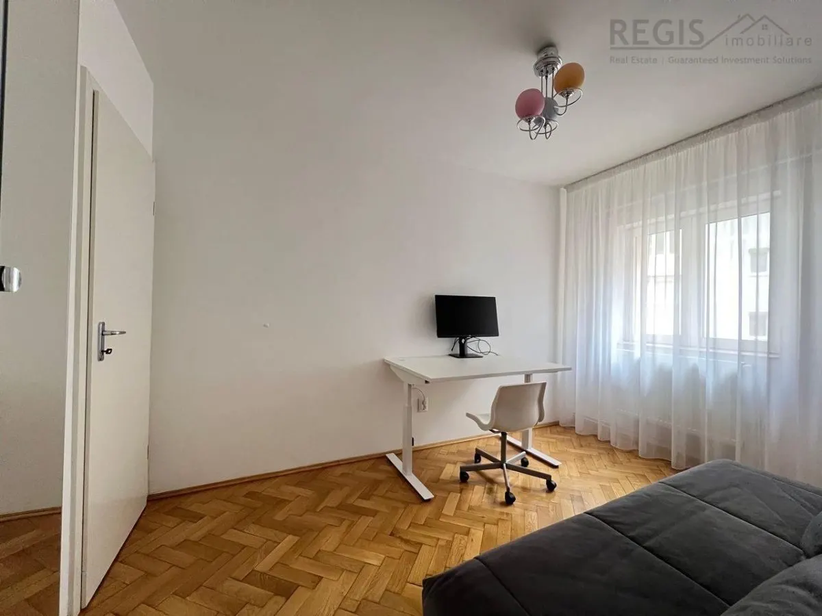 Bloc Vila Central | 3 camere la etaj intermediar cu 2 parcari - foto 10