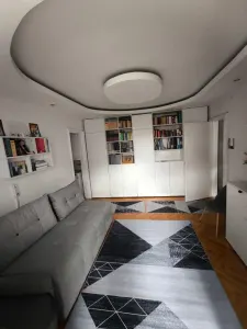 Apartament 2 camere etaj intermediar zona Vlahuta - foto 2