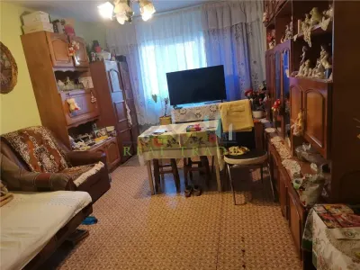 Apartament 2 camere decomandat Tractorul - foto 1