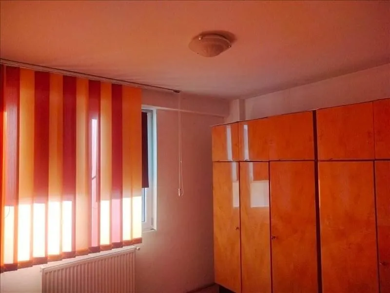 Apartament 3 camere etaj intermediar Vlahuta - foto 3
