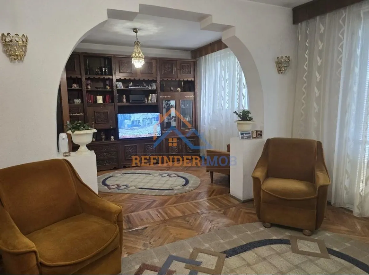 Apartament de vanzare cu 3 camere, zona Titan - foto 1