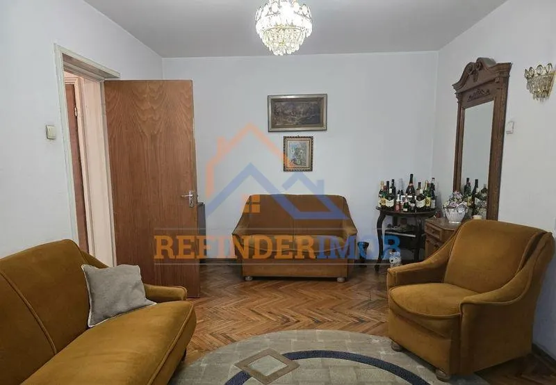Apartament de vanzare cu 3 camere, zona Titan - foto 3