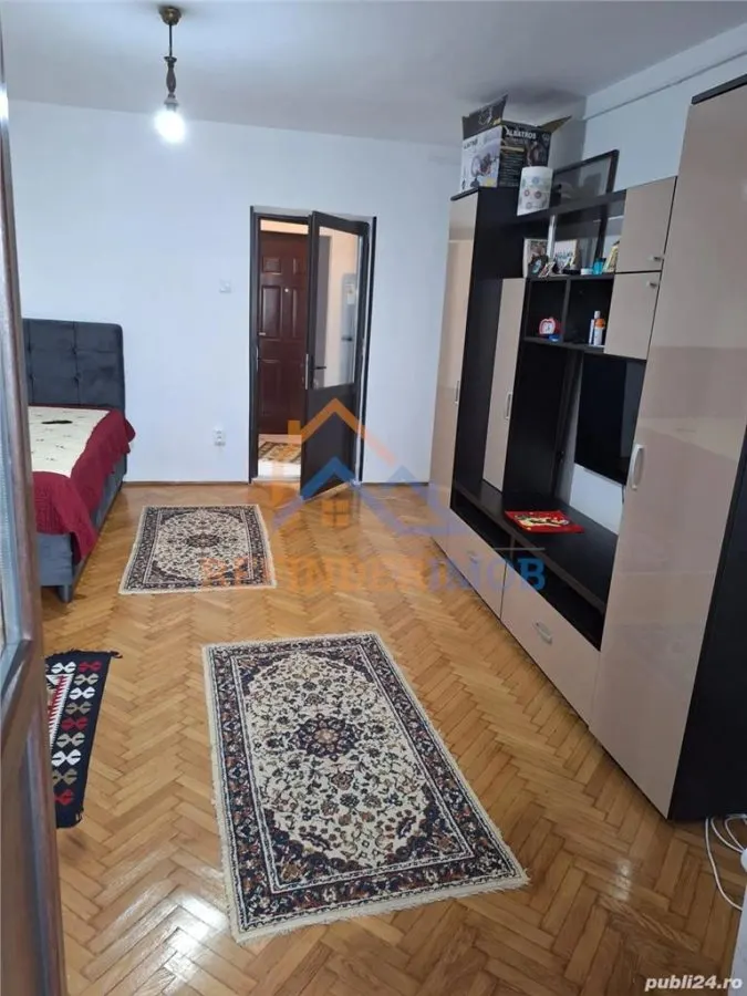 Vanzare Garsoniera zona Drumul Taberei - Parc Moghioros - foto 1