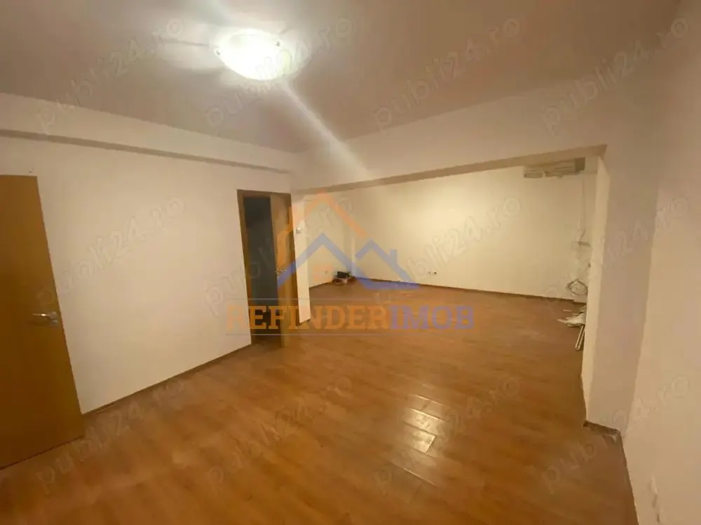 Garsoniera de vanzare, Bulevardul Regina Elisabeta - foto 1