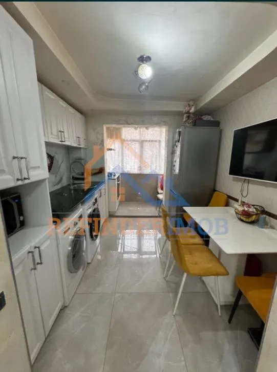 Apartament 3 camere zona Piata Rahova - foto 1