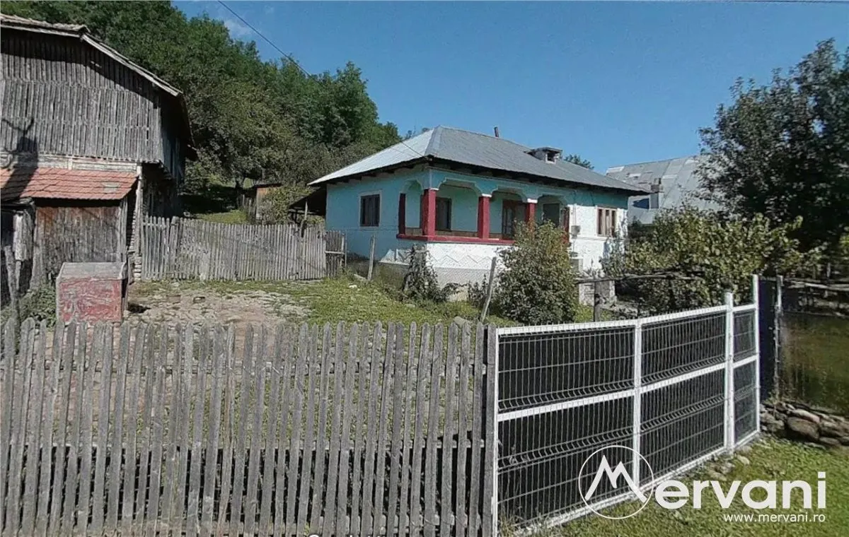 Casa batraneasca cu teren (4.910 mp) la Alunis - foto 1