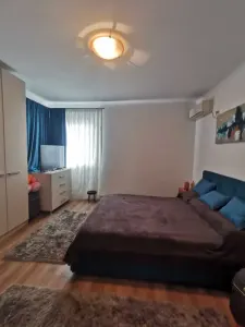 Vila Individuala Poitiers - 750 euro (negociabil) - Iasi