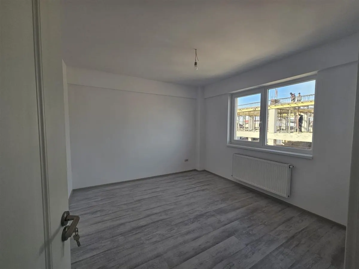 Apartament 3 camere - intabulat- mutare imediata - foto 1