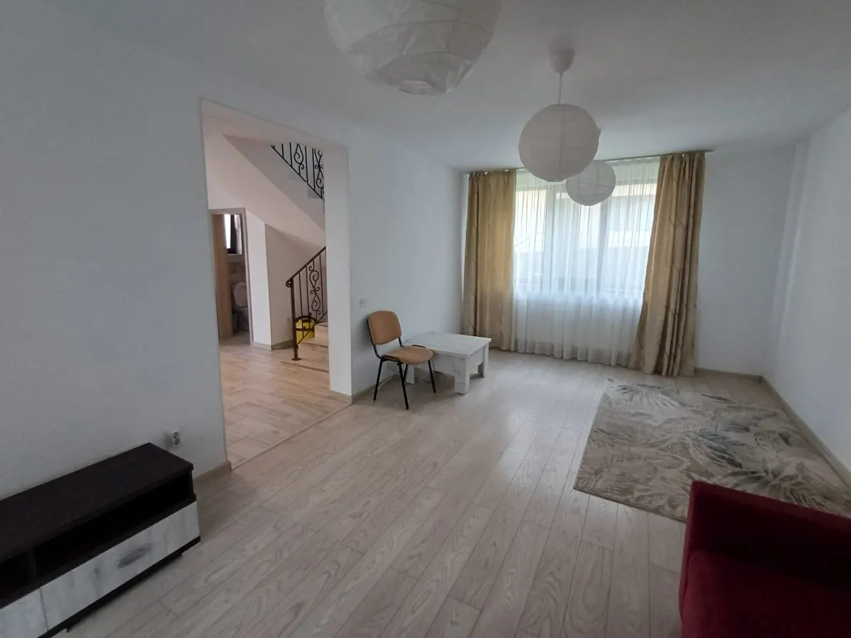Casă 4 camere, 2 Locuri de parcare-Zona Valea Adanca- 830 euro - foto 1