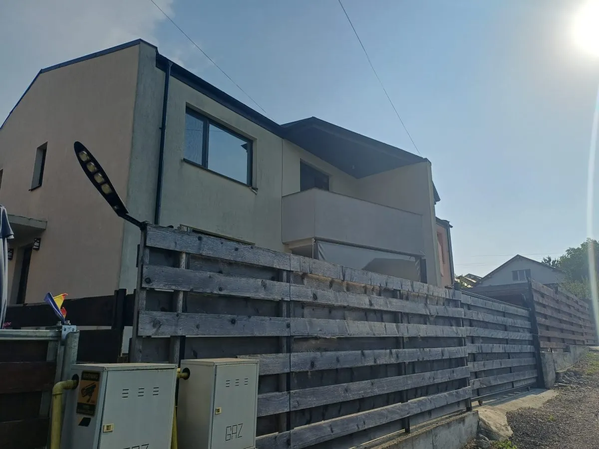 Casă 4 camere, 2 Locuri de parcare-Zona Valea Adanca- 830 euro - foto 3