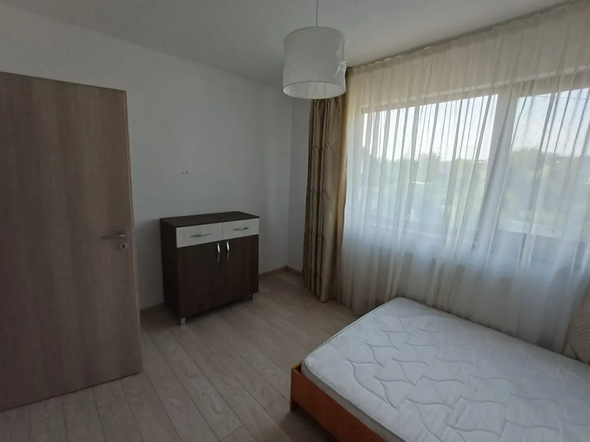 Casă 4 camere, 2 Locuri de parcare-Zona Valea Adanca- 830 euro - foto 24
