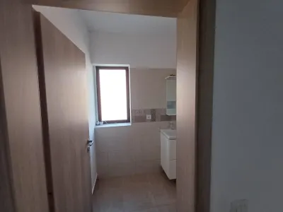 Casă 4 camere, 2 Locuri de parcare-Zona Valea Adanca- 830 euro - foto 25