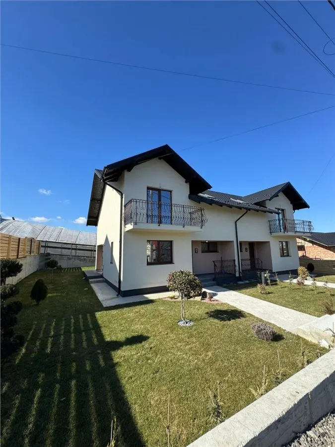 Casa moderna si spatioasa cu 4 camere si curte - zona Horpaz - 800EUR - foto 1
