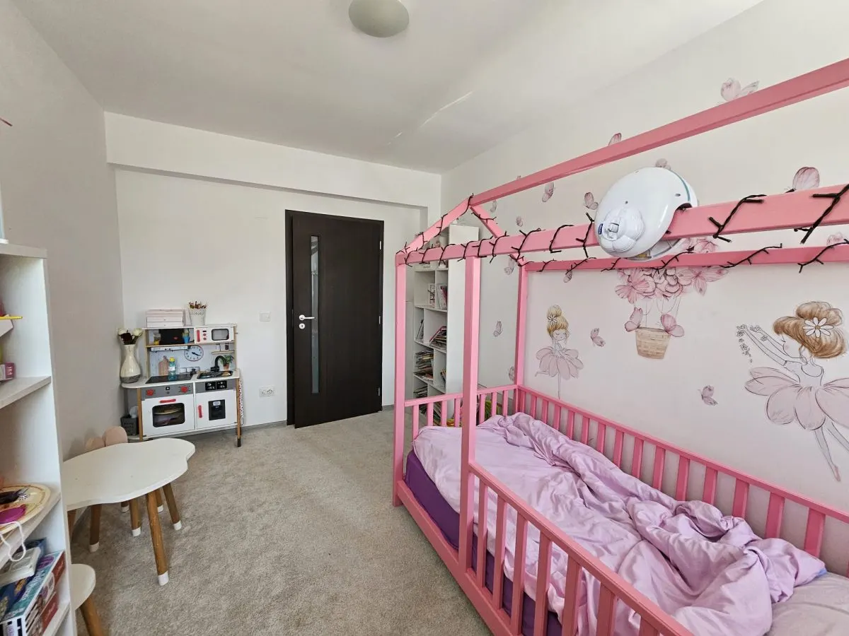 Bucium apartament 3 camere decomandat 145.000 euro - foto 2