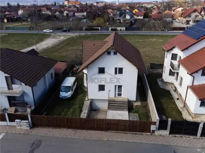 Casa spatioasa cu etaj si curte în Ghimbav - Ghimbav