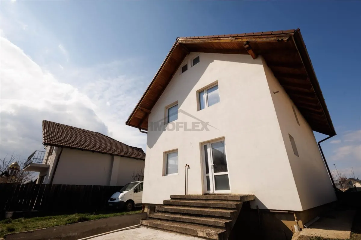 Casa spatioasa cu etaj si curte în Ghimbav - foto 5
