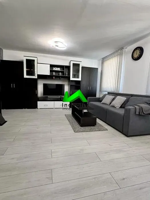 Apartament de vanzare 3 camere Sibiu Milea Omv - foto 1