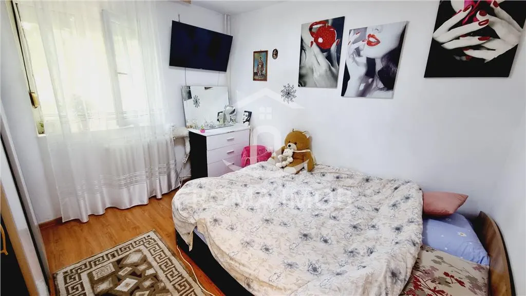 Vanzare Apartament 2 camere, mobilat utiltat, zona Vest - foto 4