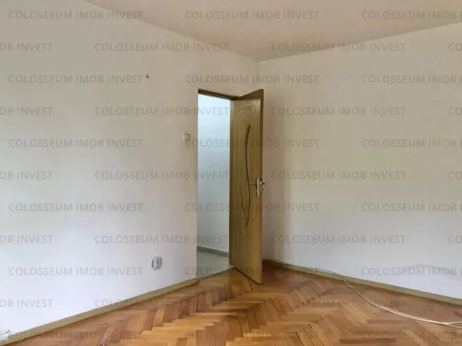 Apartament cu 3 camere, nedecomandat - zona Astra - foto 1