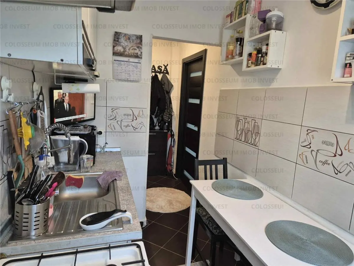 Apartament 2 camere, semidecomandat - zona Garii - foto 4