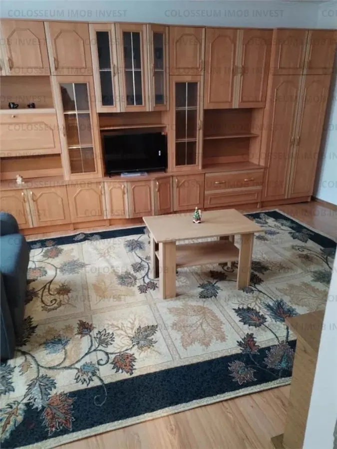 Garsoniera decomandata la casa - zona Centru Istoric - foto 1