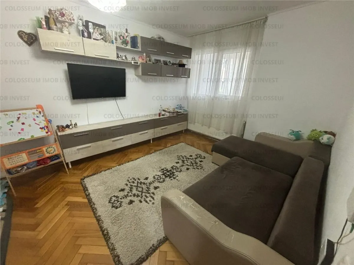 Apartament 3 camere, decomandat - zona Garii - foto 1