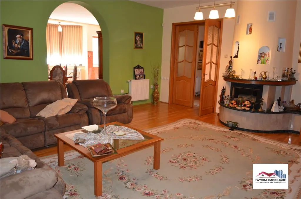 Casa Superba de Inchiriat Mobilata Lux in Sangeorgiu de Mures - foto 1
