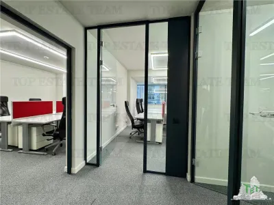 Spatiu comercial / office ultracentral de inchiriat complet utilat/recompartimentare la cerere  + parcari - foto 16
