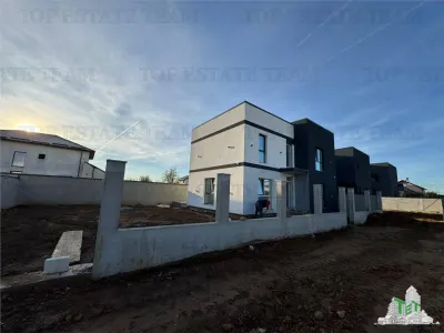 Casa  premium individuala de vanzare langa Craiova - Carcea