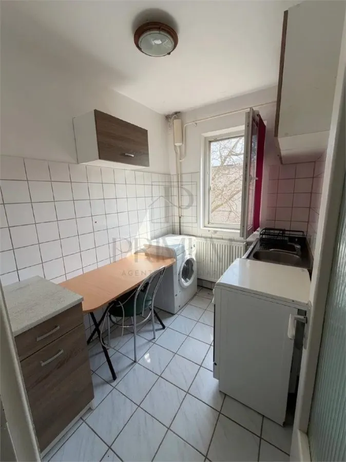 COMPLEX STUDENTESC , APARTAMENT 1 CAMERA , mobilat , decomandat - foto 4